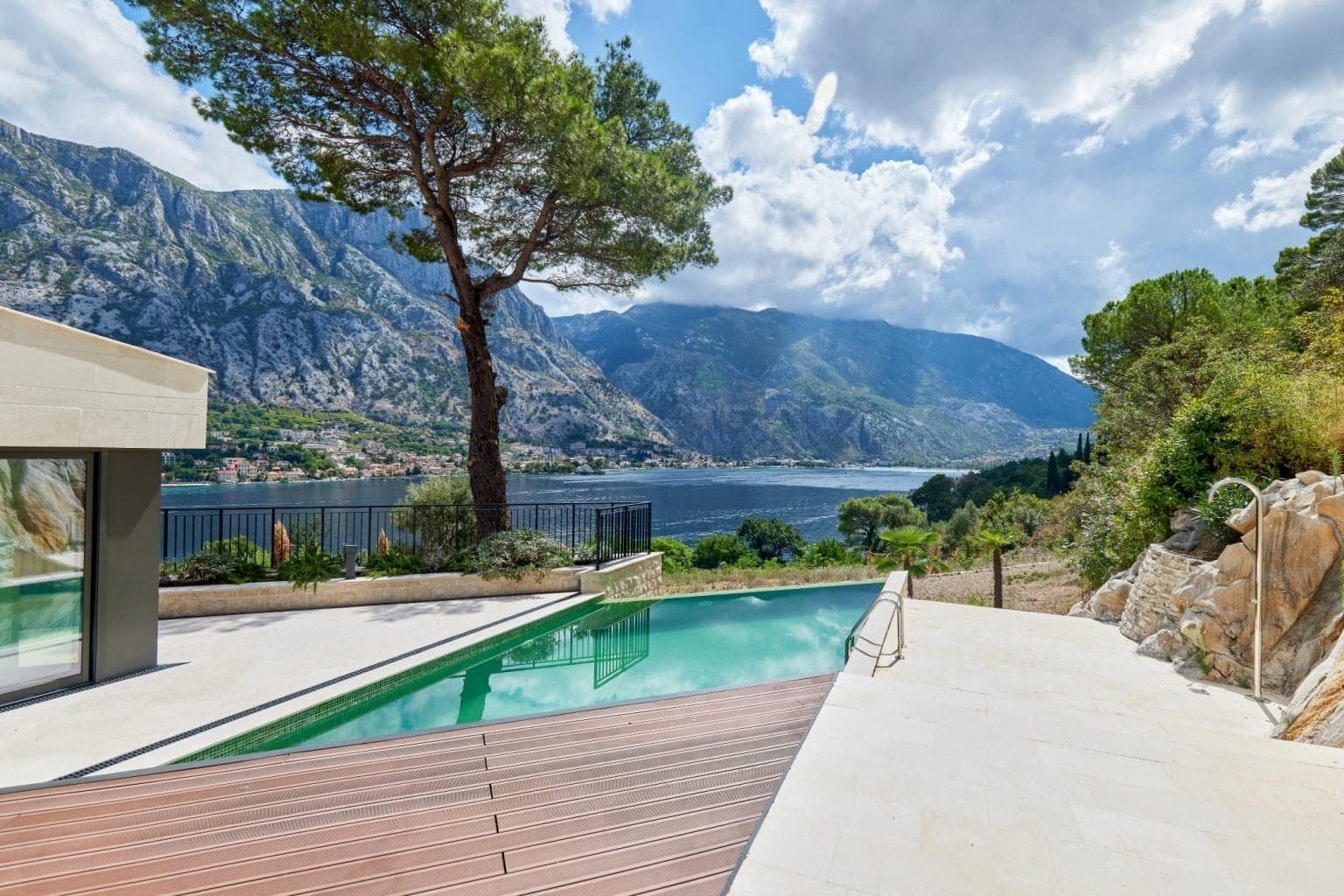 Villa Sunnyside in Prčanj, Kotor Bay